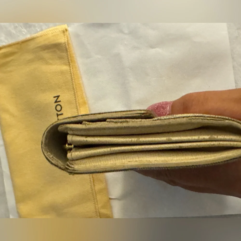 Louis Vuitton Damier azure wallet and dust bag has call outs